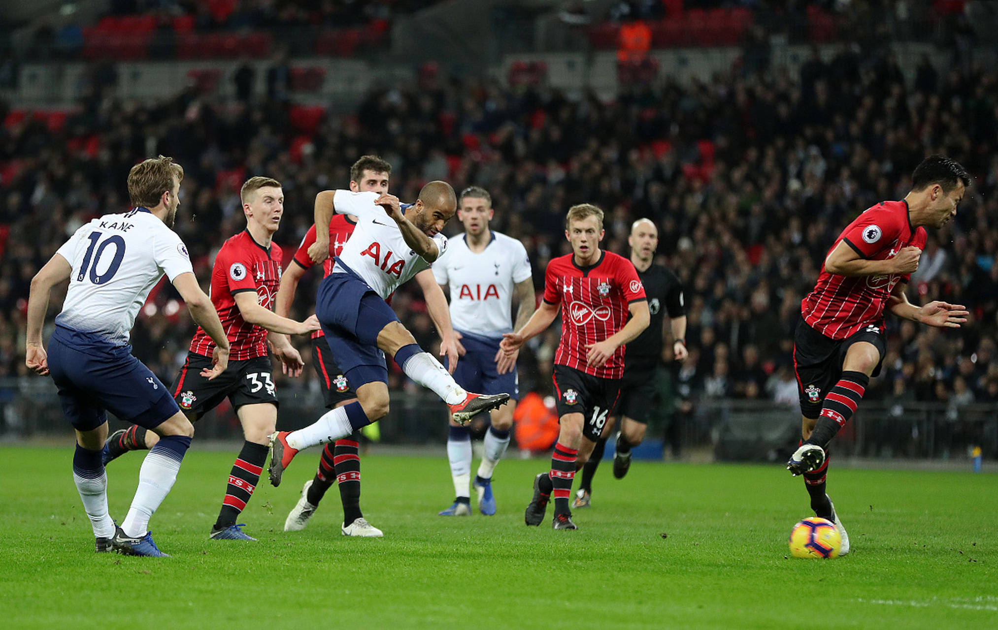 的射门为球 的射门为球